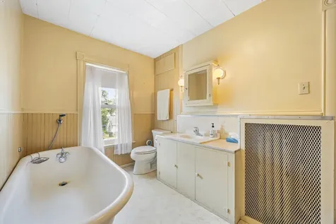 1121 4th Avenue S Fargo ND 58103