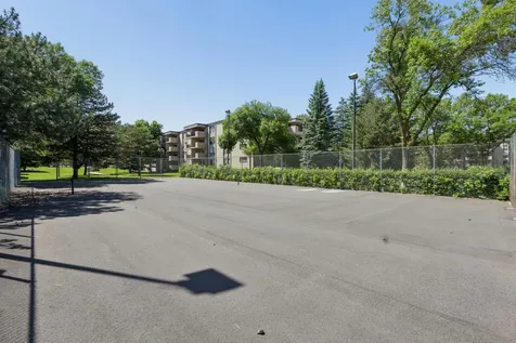 6650 Vernon Avenue S Edina MN 55436