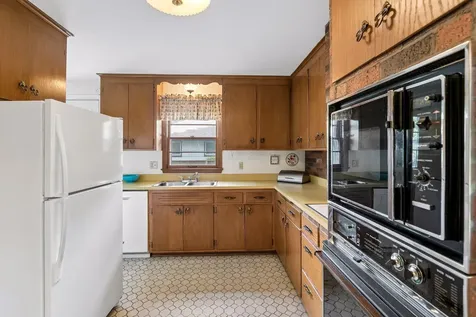 3901 57th Avenue N Brooklyn Center MN 55429