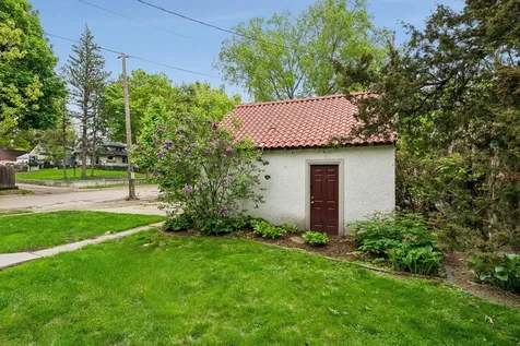 3258 Xerxes Avenue N Minneapolis MN 55412