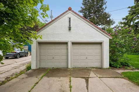 3258 Xerxes Avenue N Minneapolis MN 55412