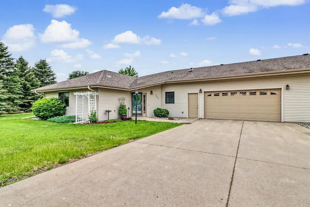 2940 12th Avenue S Moorhead MN 56560