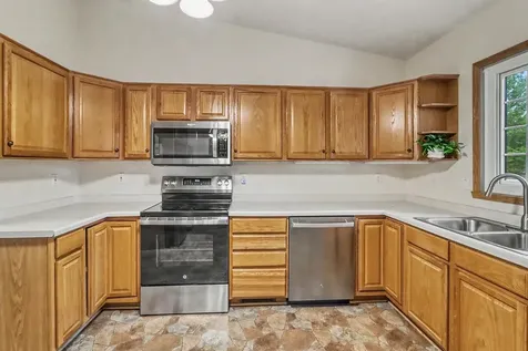 2940 12th Avenue S Moorhead MN 56560