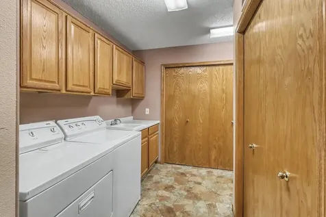 2940 12th Avenue S Moorhead MN 56560