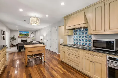 1212 Balsam Trail E Eagan MN 55123