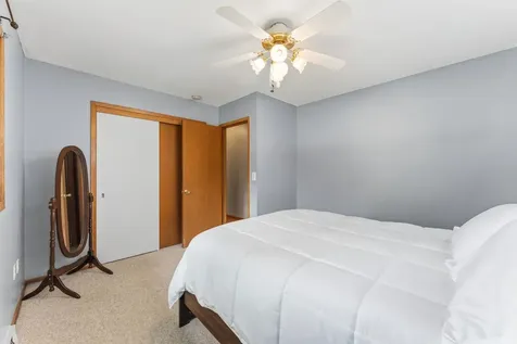 2905 Townview Avenue NE Saint Anthony MN 55418