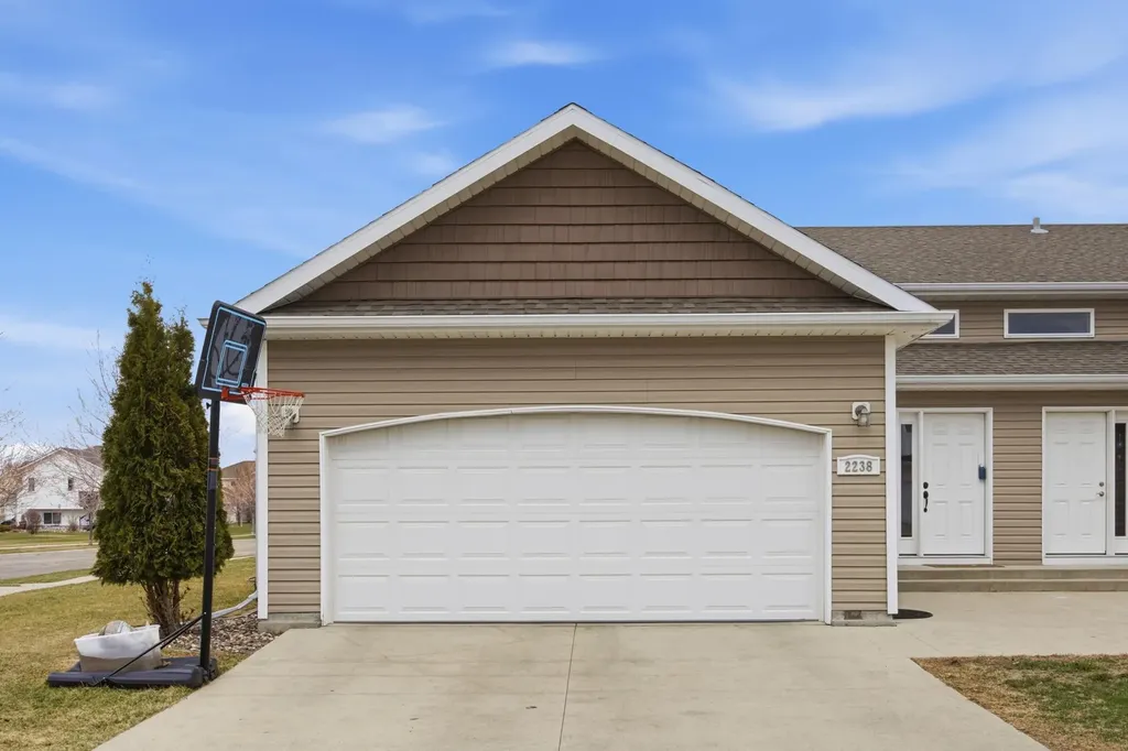 2238 35th Street Circle S Moorhead MN 56560