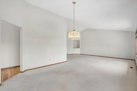8912 Vincent Place Bloomington MN 55431