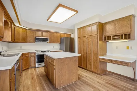 8912 Vincent Place Bloomington MN 55431