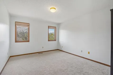 8912 Vincent Place Bloomington MN 55431