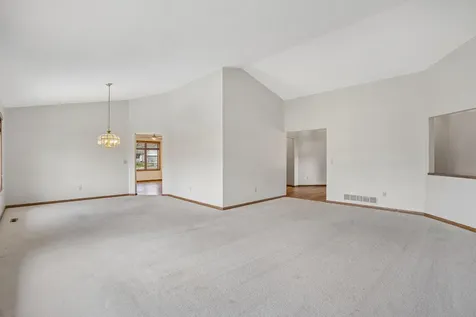 8912 Vincent Place Bloomington MN 55431