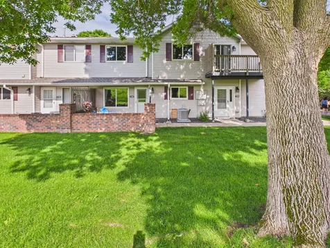 7598 13th Street N Oakdale MN 55128