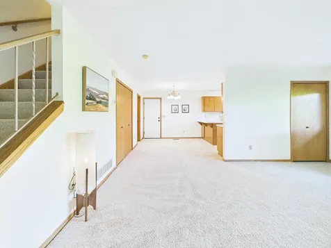 7598 13th Street N Oakdale MN 55128