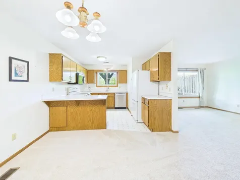 7598 13th Street N Oakdale MN 55128