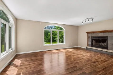 9934 Maple Avenue Bloomington MN 55431