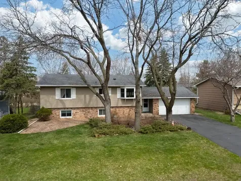 1773 Serpentine Drive Eagan MN 55122