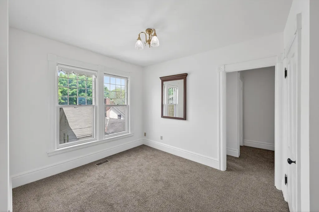 702 4th Street E Saint Paul MN 55106