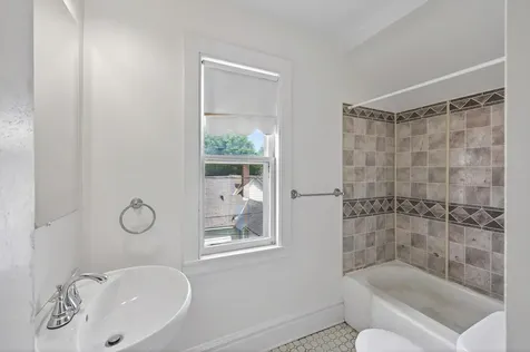 702 4th Street E Saint Paul MN 55106