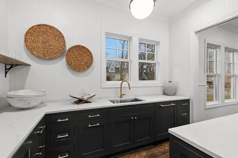 4717 Meadow Road Edina MN 55424
