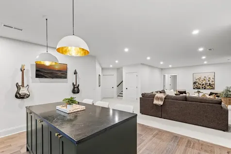 4717 Meadow Road Edina MN 55424
