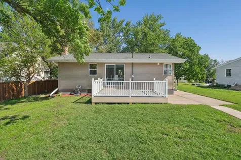 820 7th Avenue E Shakopee MN 55379