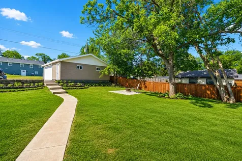 820 7th Avenue E Shakopee MN 55379