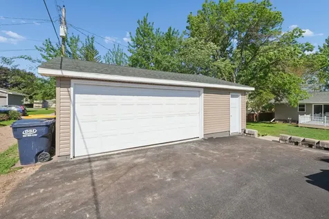 820 7th Avenue E Shakopee MN 55379