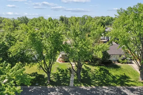 820 7th Avenue E Shakopee MN 55379
