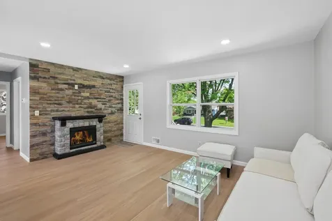 820 7th Avenue E Shakopee MN 55379