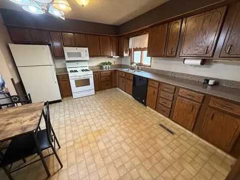 211 9th Street S Breckenridge MN 56520