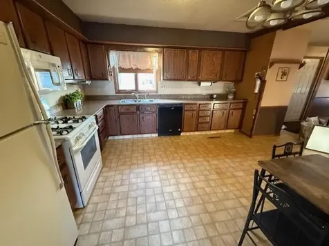 211 9th Street S Breckenridge MN 56520