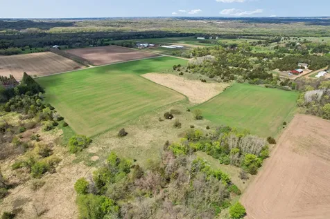 Part Nw1/4 Of Sw1/4 Acres Located In Section 23 Jordan MN 55352