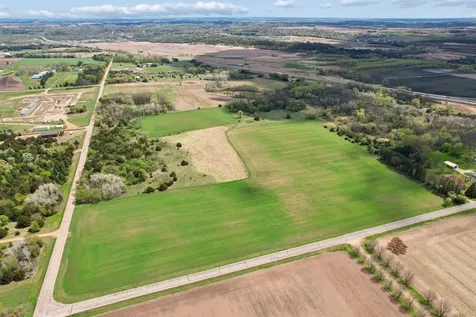 Part Nw1/4 Of Sw1/4 Acres Located In Section 23 Jordan MN 55352
