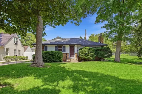 2717 30th Avenue NE Saint Anthony MN 55418