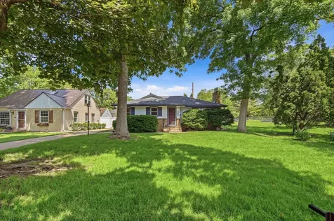 2717 30th Avenue NE Saint Anthony MN 55418