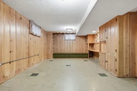 2717 30th Avenue NE Saint Anthony MN 55418