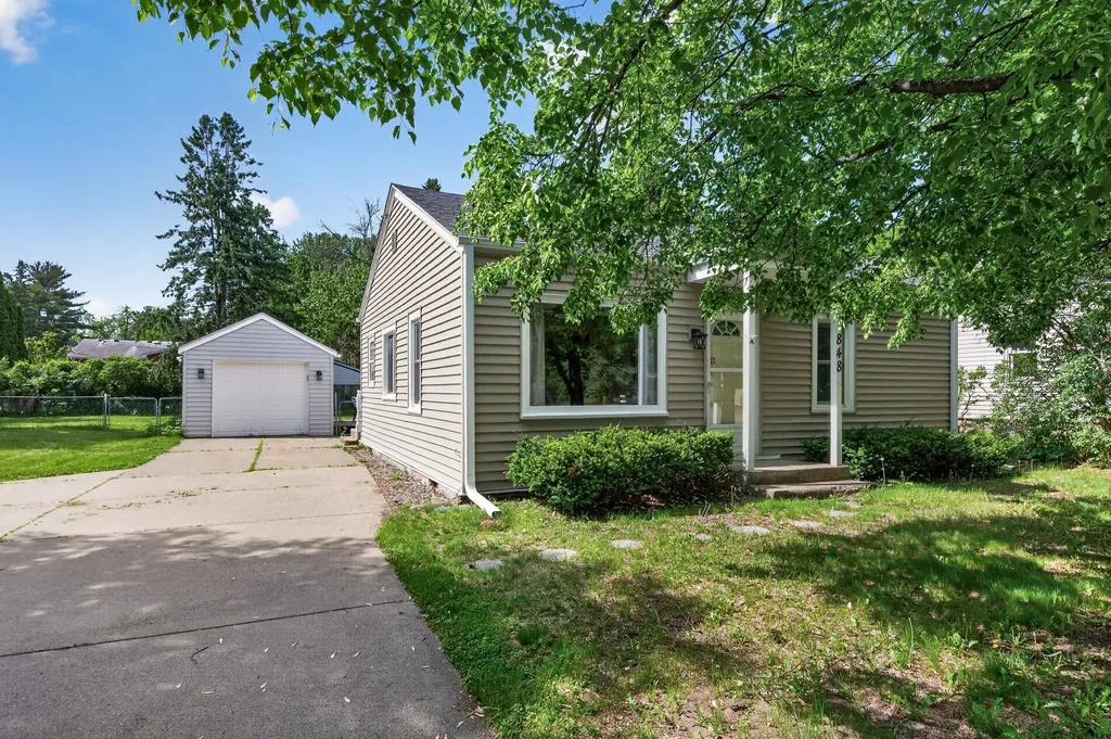 1848 Highway 96 E White Bear Lake MN 55110