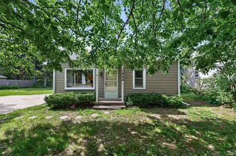 1848 Highway 96 E White Bear Lake MN 55110