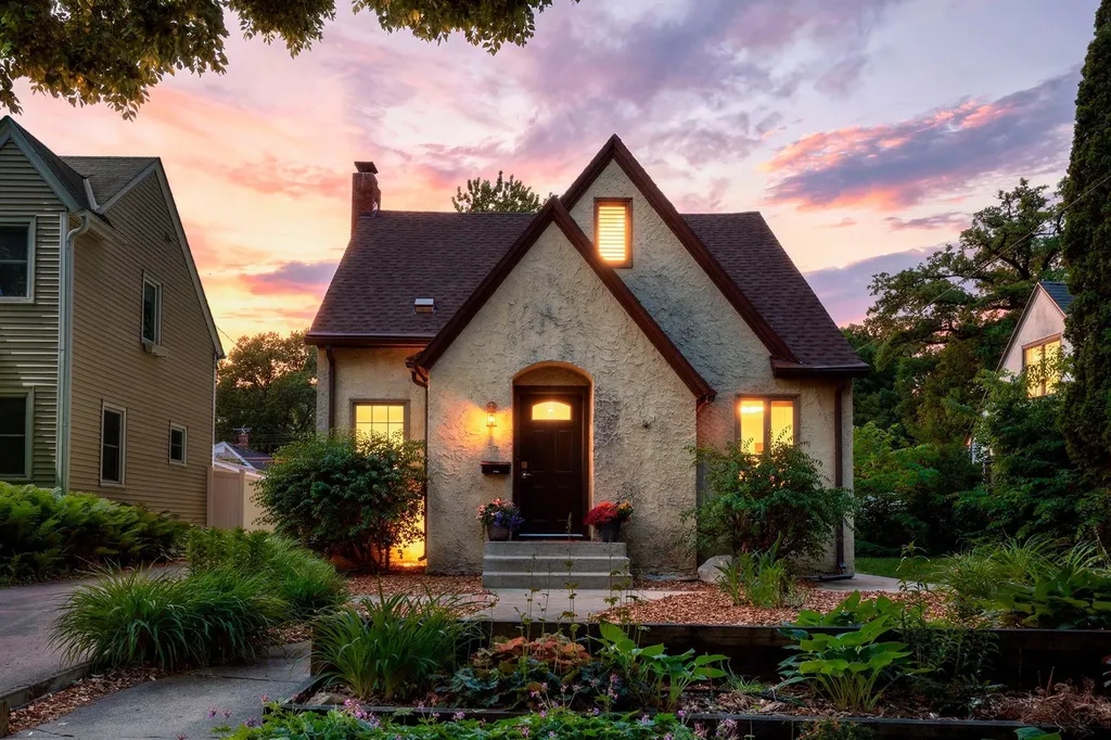 4930 39th Avenue S Minneapolis MN 55417