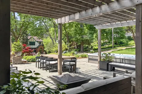 412 W Minnehaha Parkway Minneapolis MN 55419