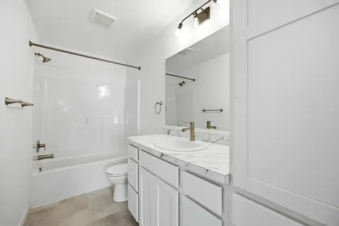 2595 72 Avenue S Fargo ND 58104