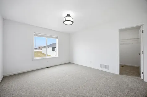 2595 72 Avenue S Fargo ND 58104