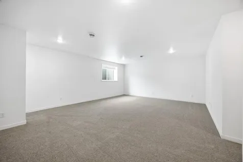 2595 72 Avenue S Fargo ND 58104