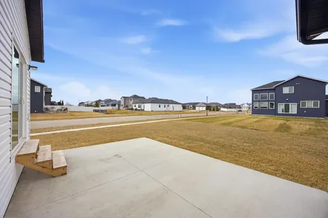 2595 72 Avenue S Fargo ND 58104