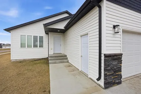 2595 72 Avenue S Fargo ND 58104