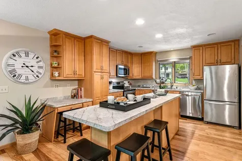 18710 28th Avenue N Plymouth MN 55447