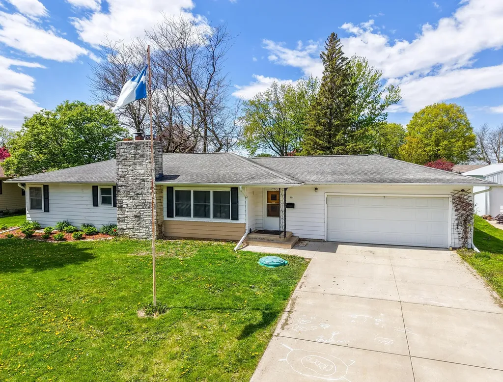 301 5th Ave NW Dodge Center MN 55927