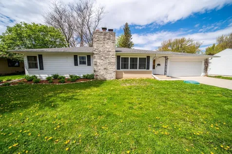 301 5th Ave NW Dodge Center MN 55927