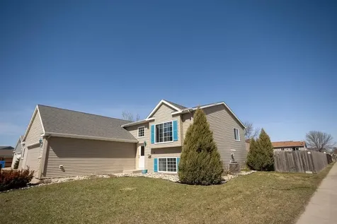 2111 61st Avenue S Fargo ND 58104