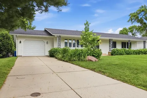 613 Monroe Street S Shakopee MN 55379